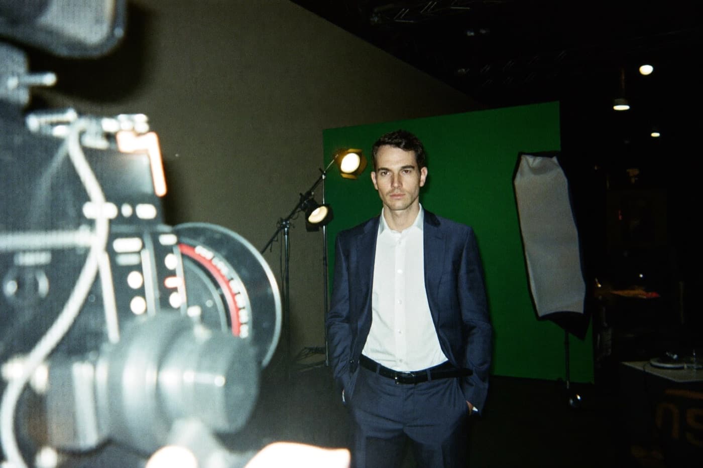 Unternehmensvideo-Aufnahme vor dem Green Screen im Videostudio Mannheim